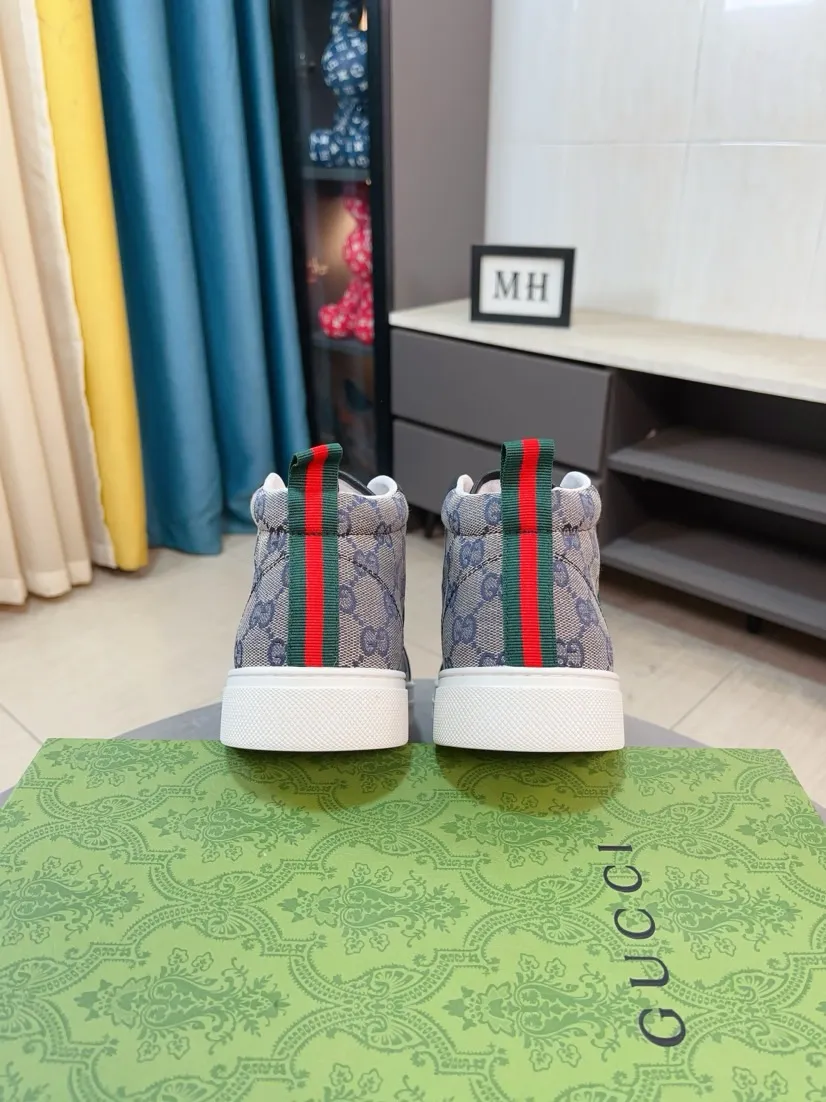 Men's shoes 💰440🌹🌹GUCCI [Gucci] New high-top men's shoes, a high-end brand, the latest fashionable casual men's shoes, trendy and versatile, relaxed and sporty style, uppers imported from Italy, first-layer cowhide, genuine leather lining, and ultra-fine workmanship. Original personalized fashionable rubber wear-resistant outsole, light and comfortable on the foot, size 38-44